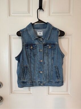 Women’s Old Navy Light Blue Denim Vest with Contrast Stitching